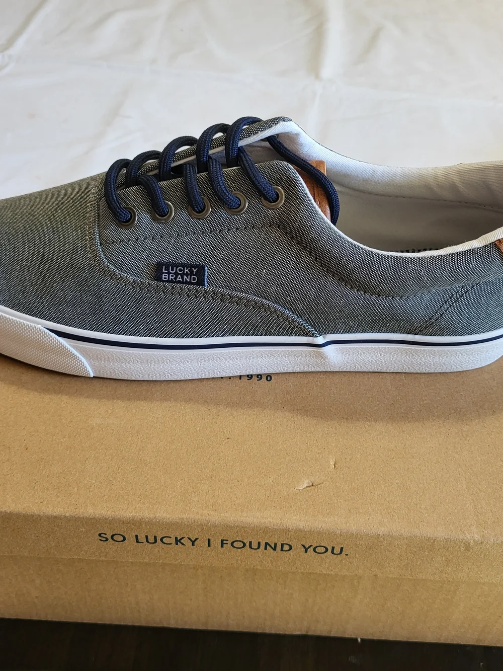 *NEW* Lucky Brand Iwan Canvas Sneaker Men's Size 10.5 Shoes Casual with Box